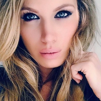 Viktoria Tomozi