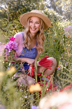 Heidi F.