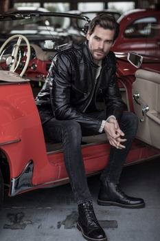 Tomas U.