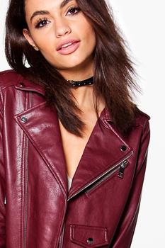 Lais F.