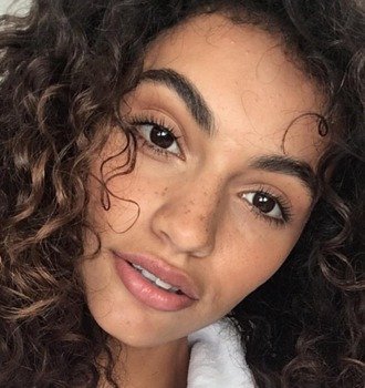 Lais F.