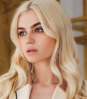 Valeria D.