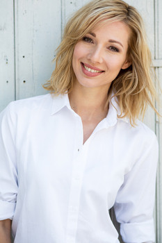 Daniela J.