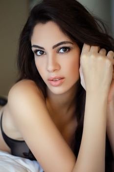 Raquel V
