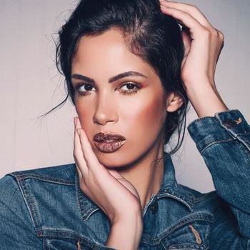 Raquel V