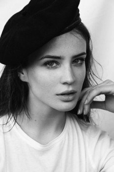 Claudia Wi.