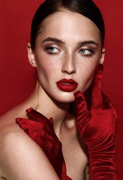 Elina K.