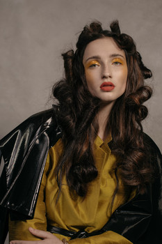 Elina K.