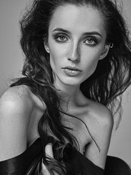 Elina K.