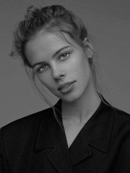 Anya  S.