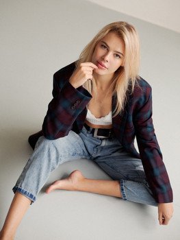 Anya  S.