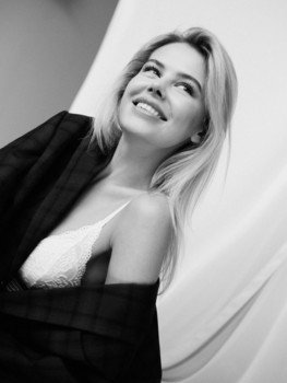 Anya  S.
