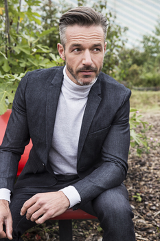Alex R.