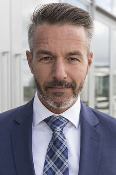 Alex R.