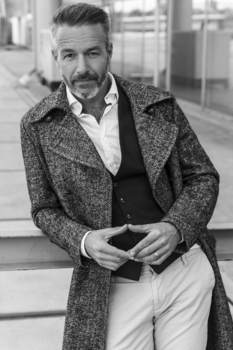 Alex R.