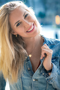 Anja J.