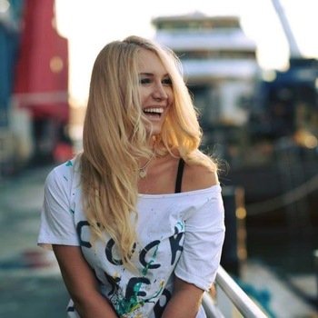 Anja J.