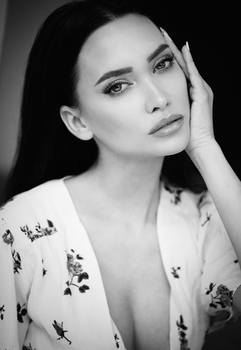 Aline M.