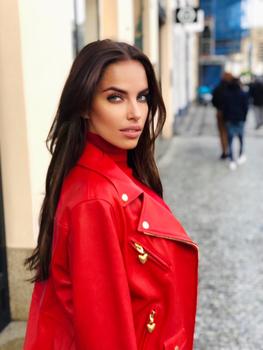 Simona L.
