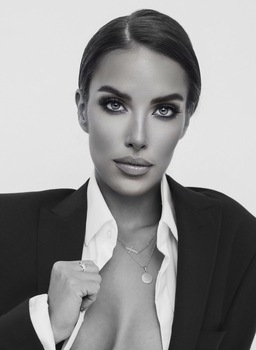 Simona L.
