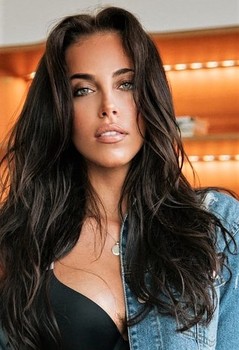 Simona L.