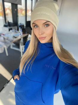 Vanessa B.