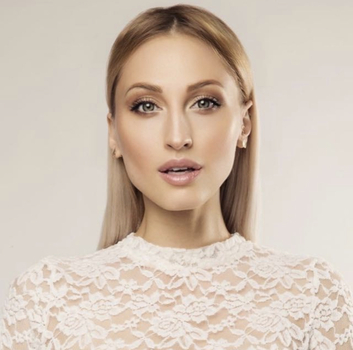 Denisa S.