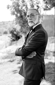 Andreas V.