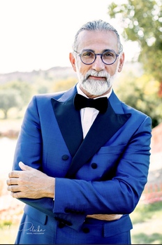 Andreas V.