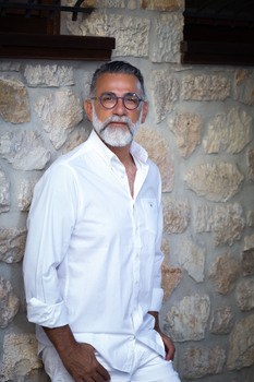 Andreas V.