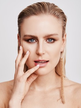 Anna L.