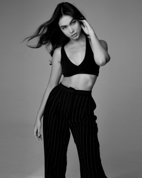 Thais B.