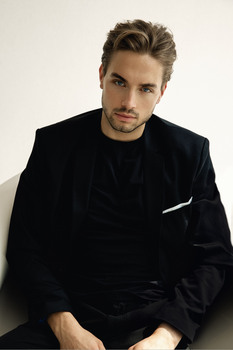 Simon F.