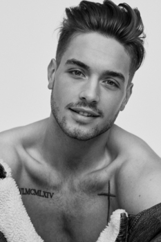 Simon F.
