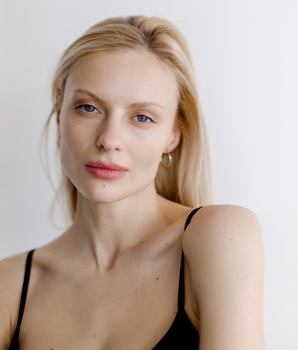Yana V.