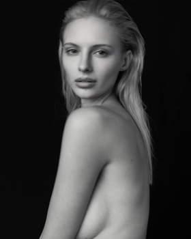 Yana V.