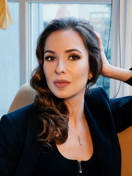 Dina K.