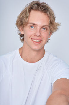 Leo S.