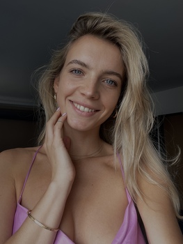 Elisa L.
