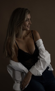 Elisa L.