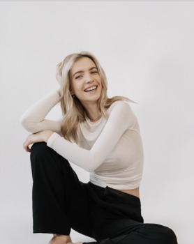 Elisa L.