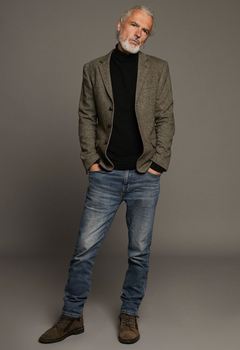 Robert R.