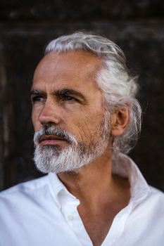 Robert R.