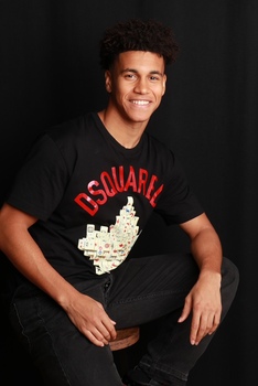 Niklas A.