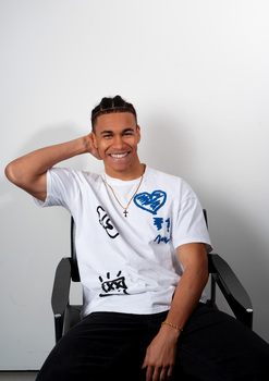 Niklas A.