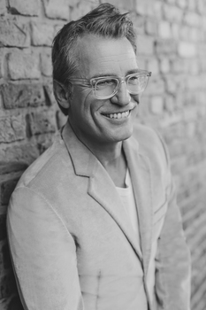 Sven H.