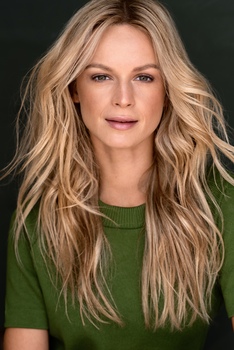 Melanie G.