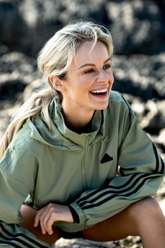 Melanie G.