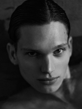 Alex  T.